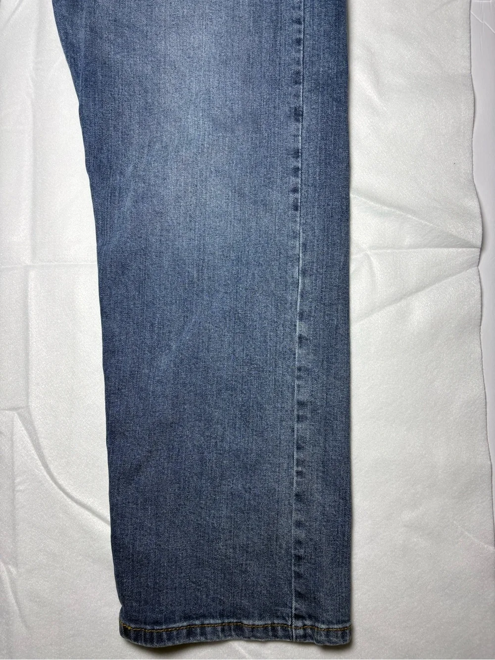 Levi's 505 Men's Size 42X30 Straight Leg Jeans Medium Wash Denim Exceptional